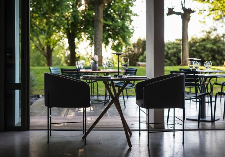 Café Basque avec 2 verres de vin