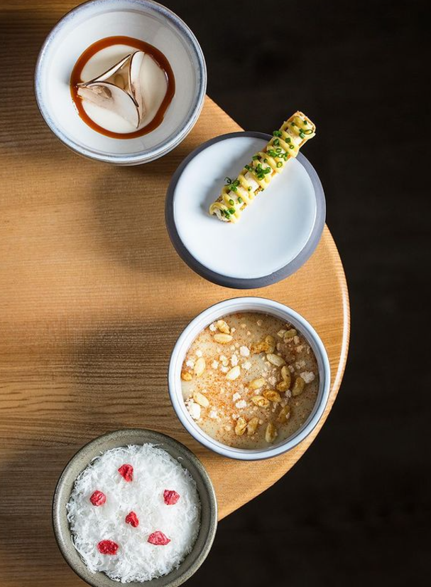 Assortiment de petits desserts gastronomiques