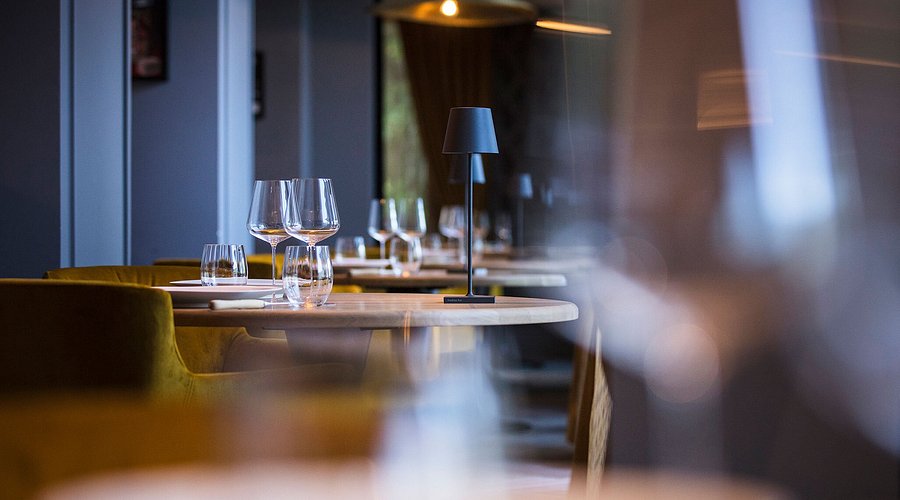 DEJEUNER OU DINER GASTRONOMIQUE POUR DEUX PERSONNES - 5 séquences